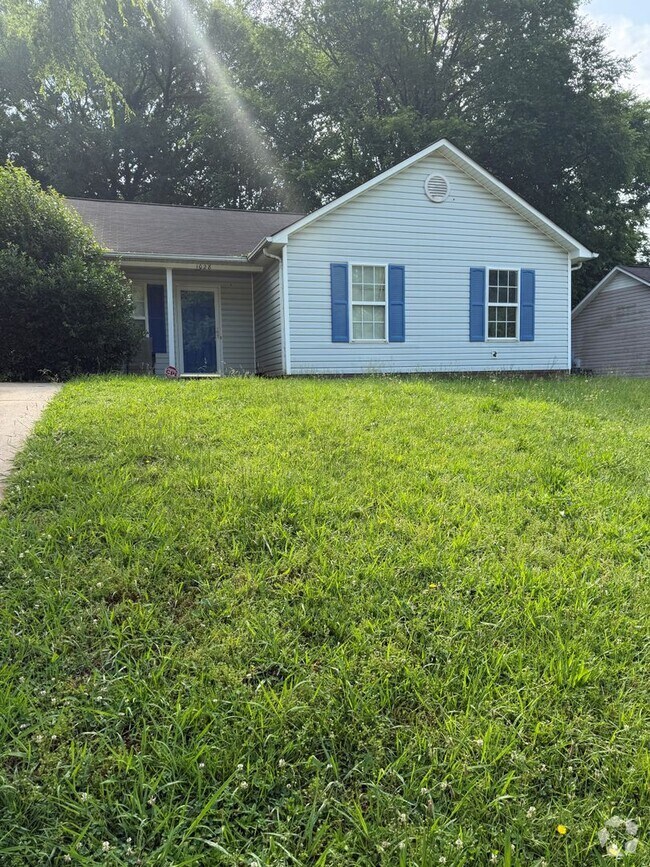 Building Photo - 3 bedroom house