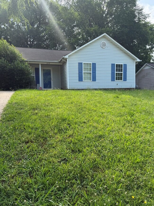 Primary Photo - 3 bedroom house