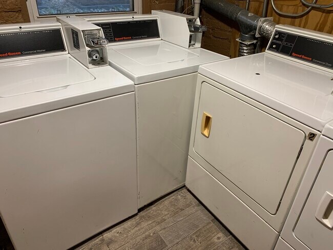 Building Photo - 3222 W Warner Ave