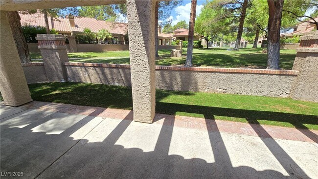 Building Photo - 7163 Mission Hills Dr