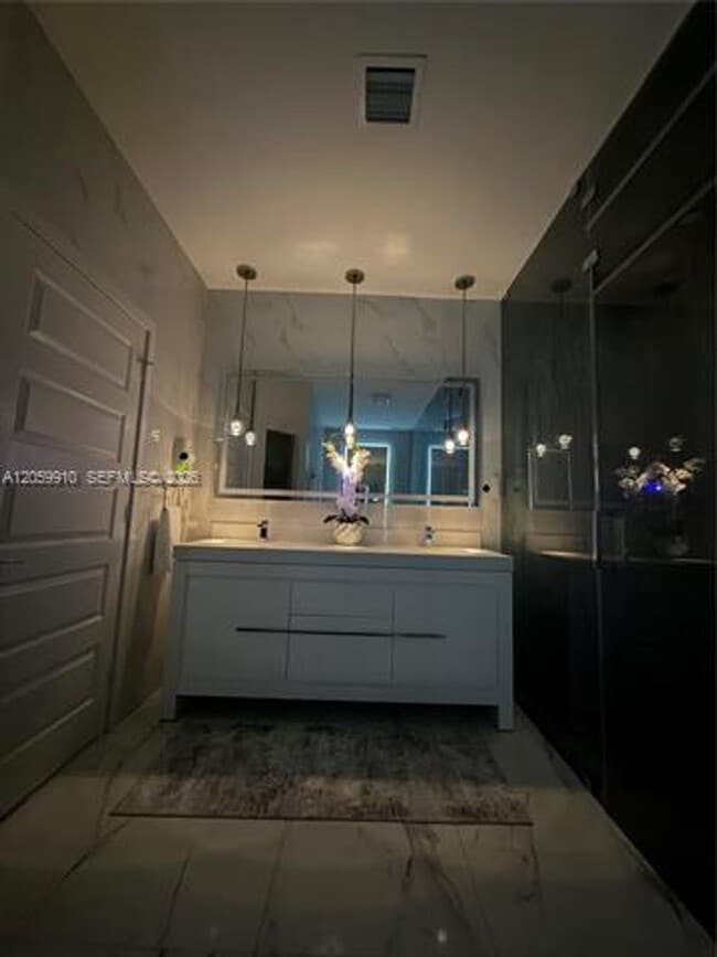 Building Photo - 13661 SW 160th Ct