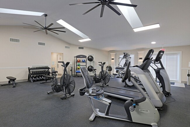 Building Photo - 5331 Summerlin Rd