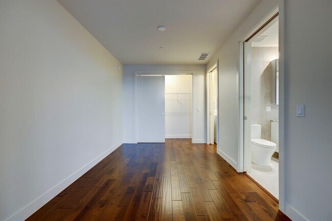 Building Photo - 44 East Ave