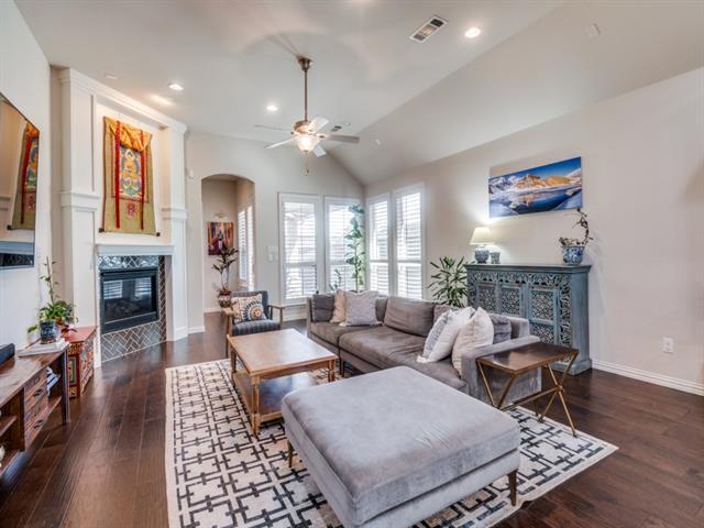 Building Photo - 915 Enchanted Wood Dr