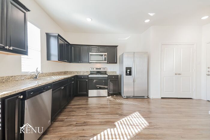 Building Photo - 6215 Old Bridge Way