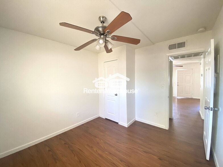 Building Photo - 325 S Pioneer