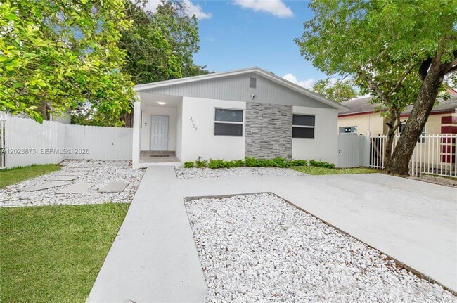 Building Photo - 4727 NW 5th Ave