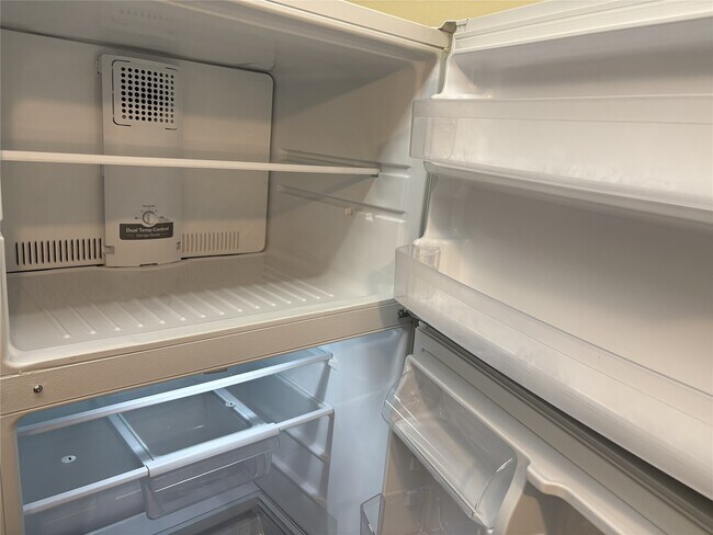 Building Photo - 115 N Shirley St