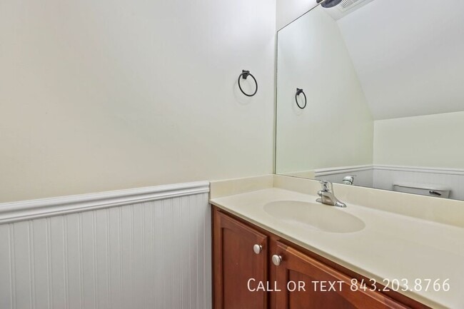 Building Photo - 1005 Summerhaven Pl
