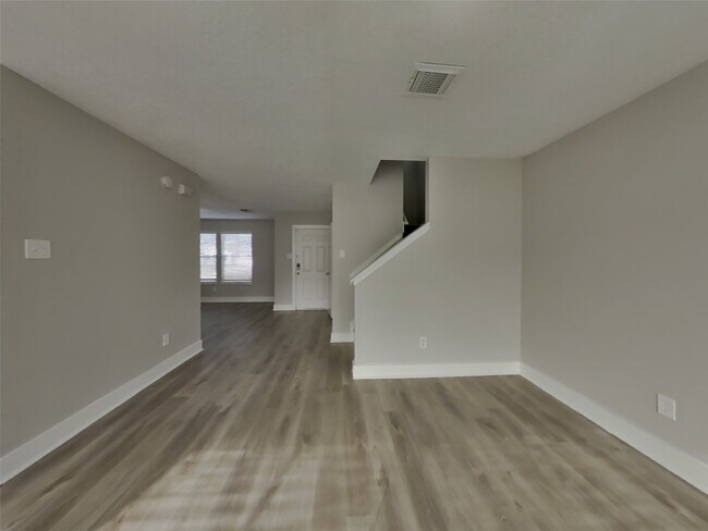 Building Photo - 21899 Pinewilde Ct