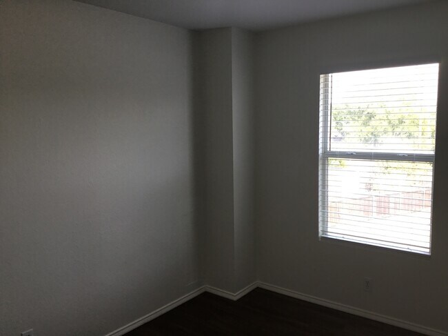 Building Photo - 3500 Banda Ln