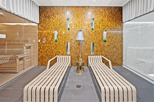 Building Photo - 2000 Metropica Wy