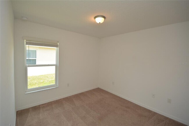 Building Photo - 33 Rosecroft Ln