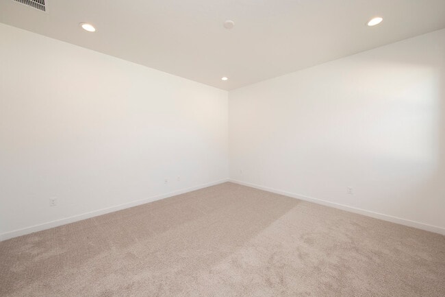 Building Photo - 2699 N Lithodora Ave