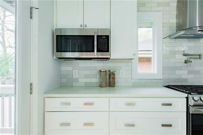 Building Photo - 259 Mellrich Ave NE