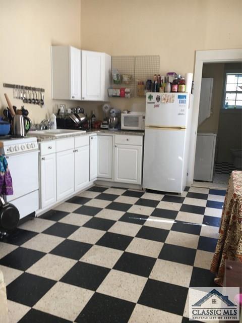 Building Photo - 485 Meigs St