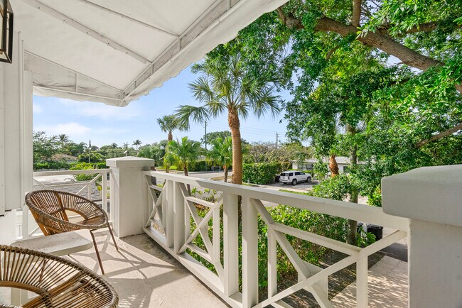 Building Photo - 240 Santa Lucia Dr