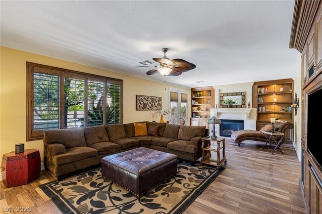 Building Photo - 724 Pinnacle Heights
