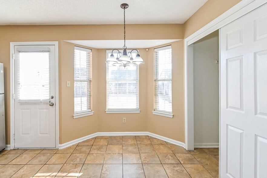 Building Photo - 2901 Connor Reed Dr