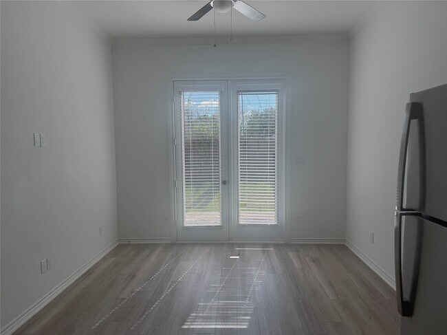 Building Photo - 3233 Real St