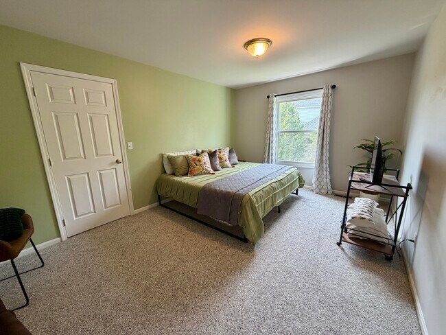 Building Photo - 6961 Suncrest Dr