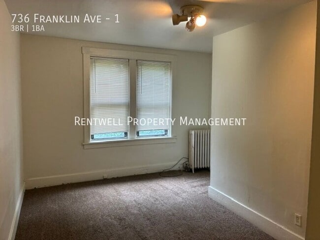 Building Photo - 736 Franklin Ave
