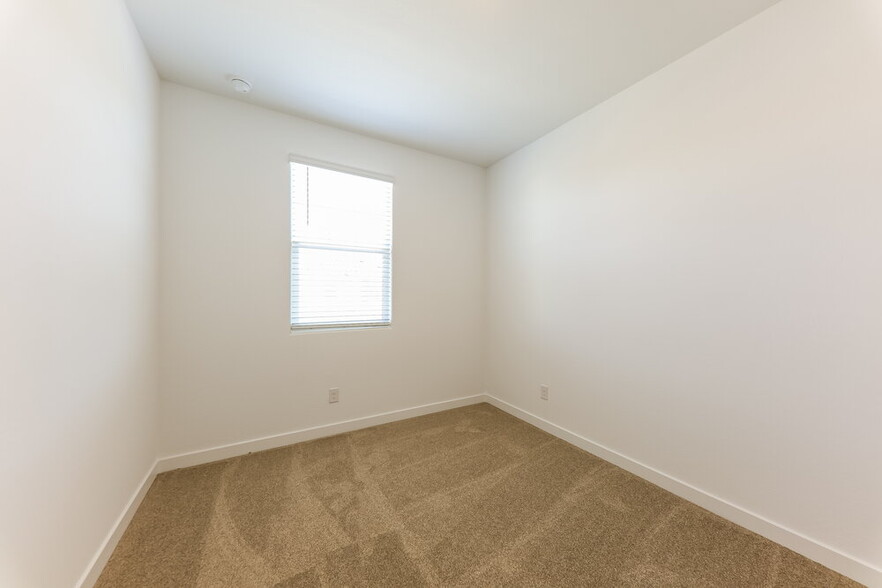 Building Photo - 24627 N 164th Dr