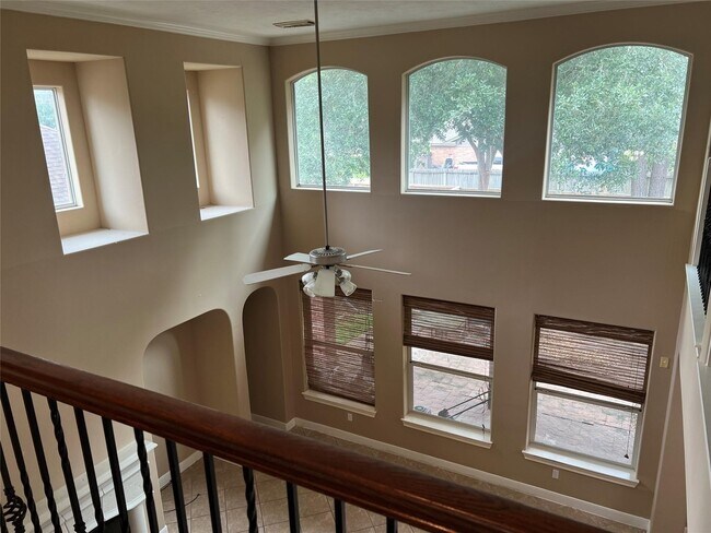 Building Photo - 16907 Coronado Springs Dr