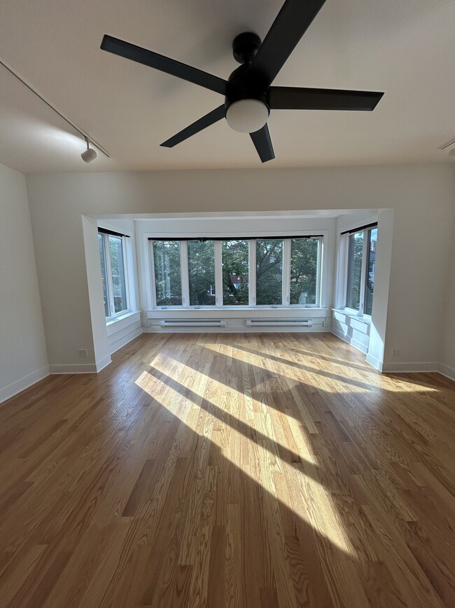 Building Photo - 4833 N Central Park Ave