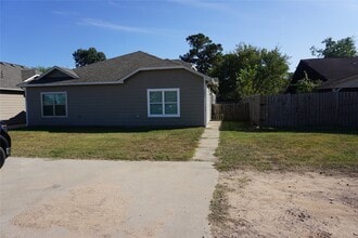 Building Photo - 108 Will St