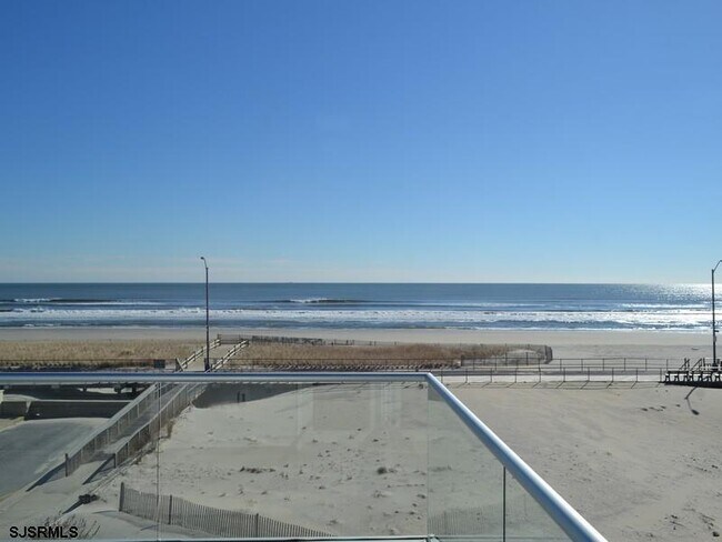 Building Photo - 110 S Richards Ave