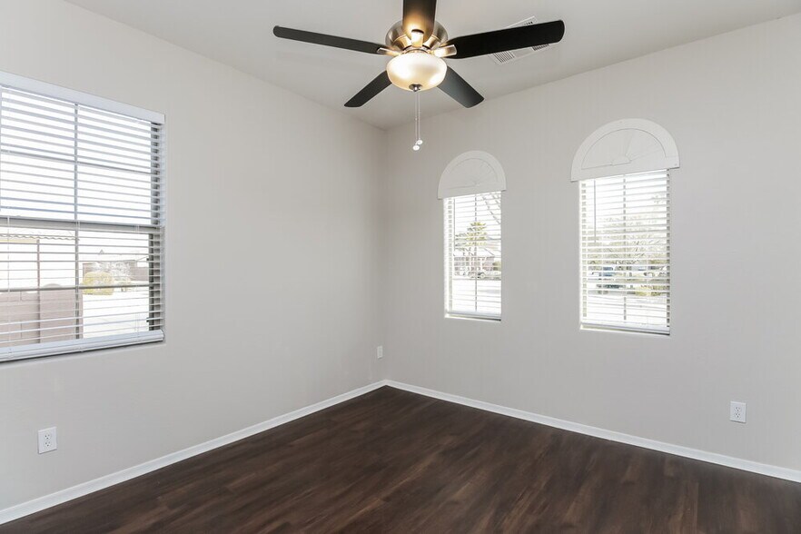 Building Photo - 38514 N Navarro Dr
