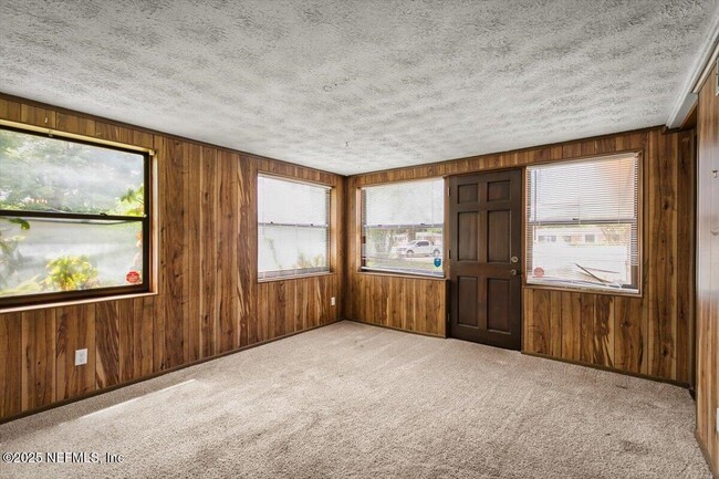Building Photo - 6446 Ledbury Dr S