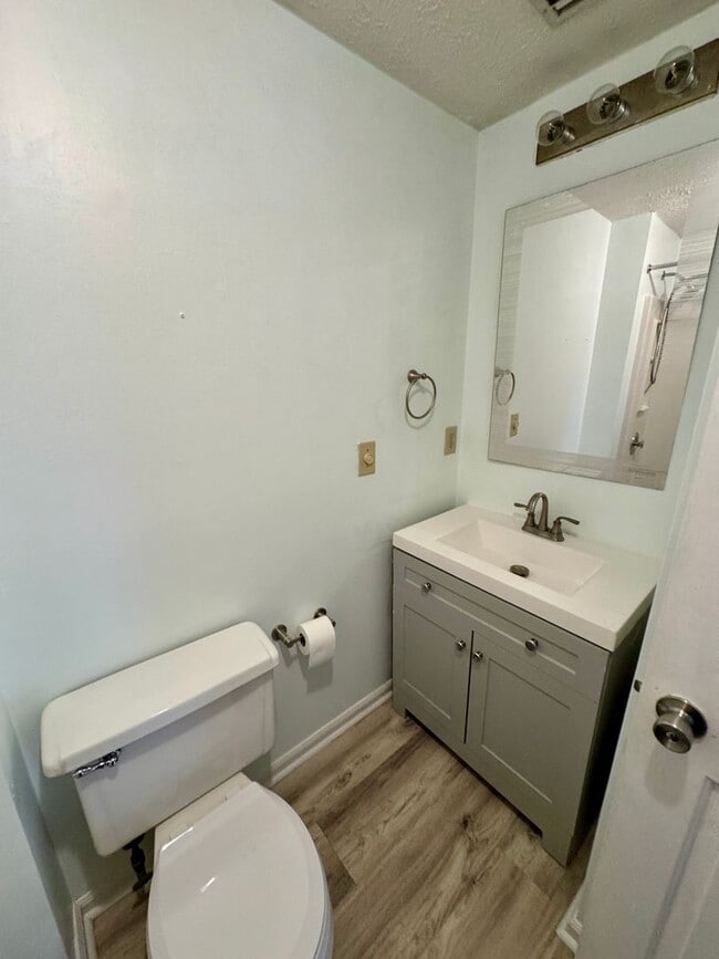 Building Photo - Fantastic Ranch Style Home