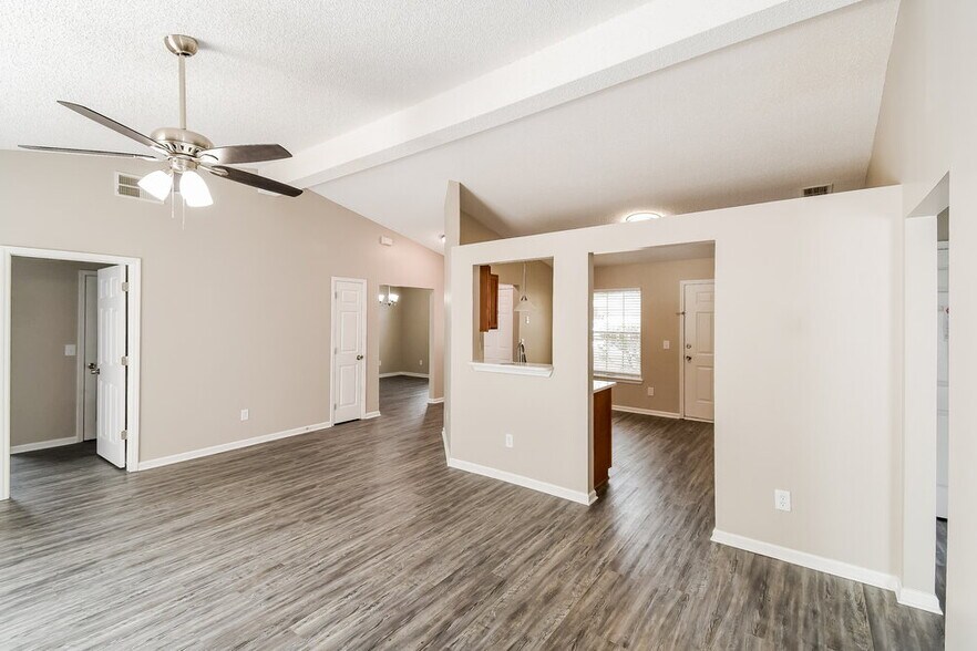 Building Photo - 7554 Fawn Lake Dr S