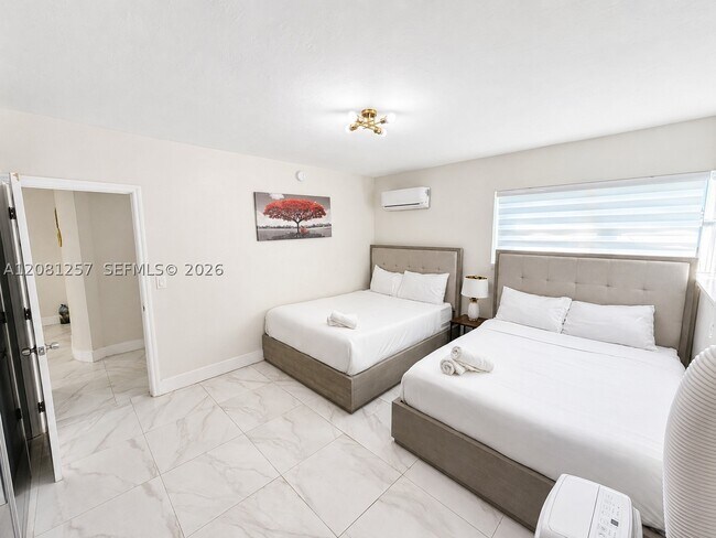 Building Photo - 10000 E Bay Harbor Dr