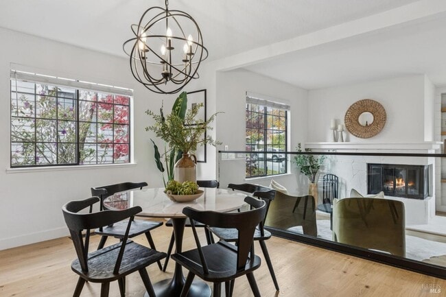 Building Photo - 93 Ashford Ave