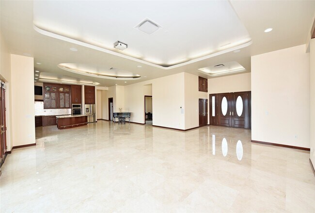 Building Photo - 6602 Rohan Rd
