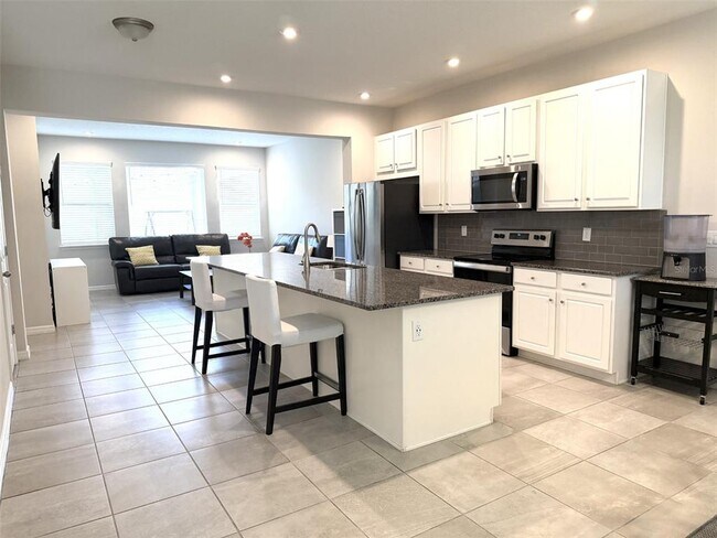 Building Photo - 15910 Marina Bay Dr