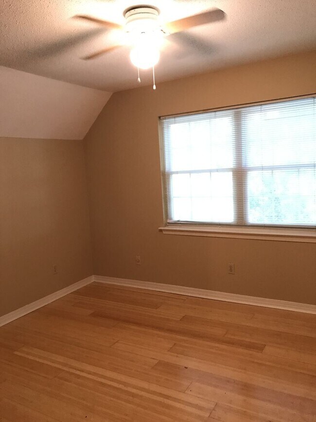 Building Photo - Downtown Fairhope - Walking Distance to Fa...