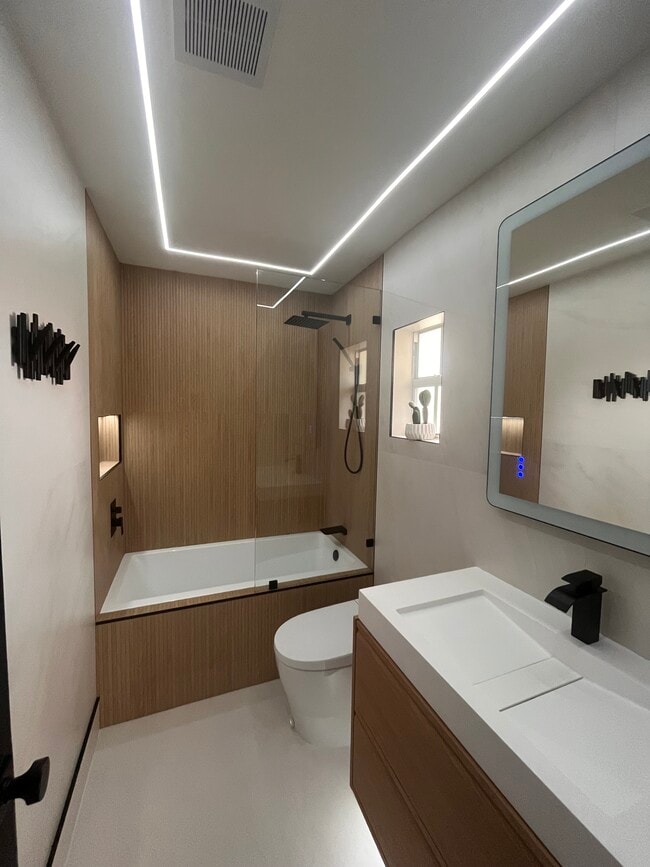 Building Photo - 7836 Sunflower Dr