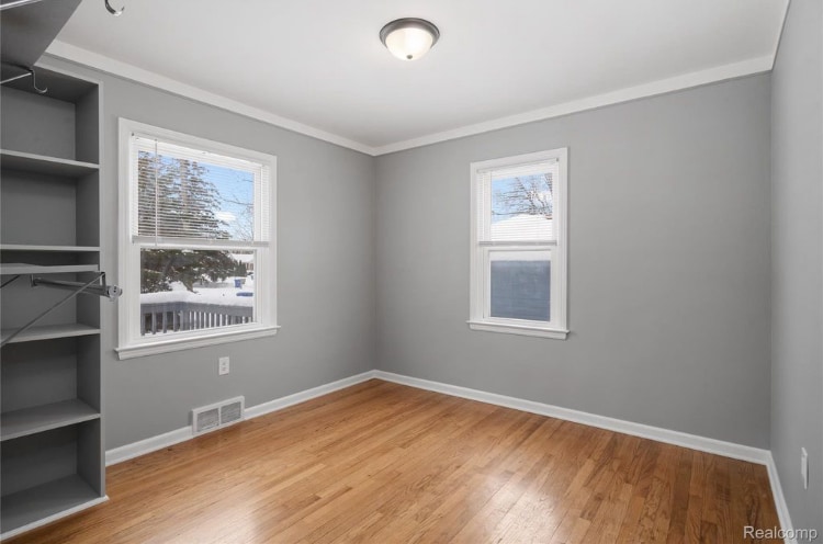 Building Photo - 242 Preston Ave