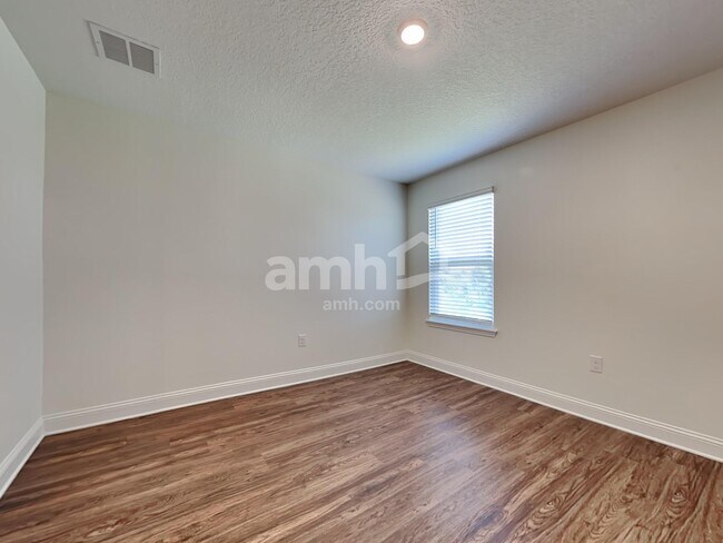 Building Photo - 167 Onate Cir