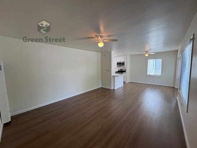 Building Photo - 1719 Oliver Ave