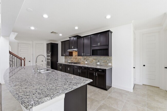 Building Photo - 6010 Green Meadows Ln