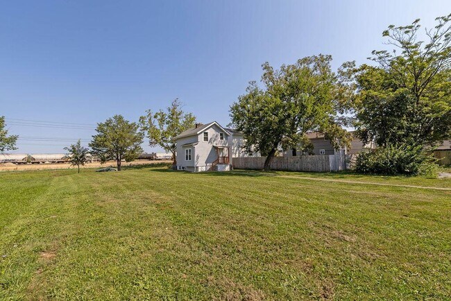 Building Photo - 927 Camden Ave