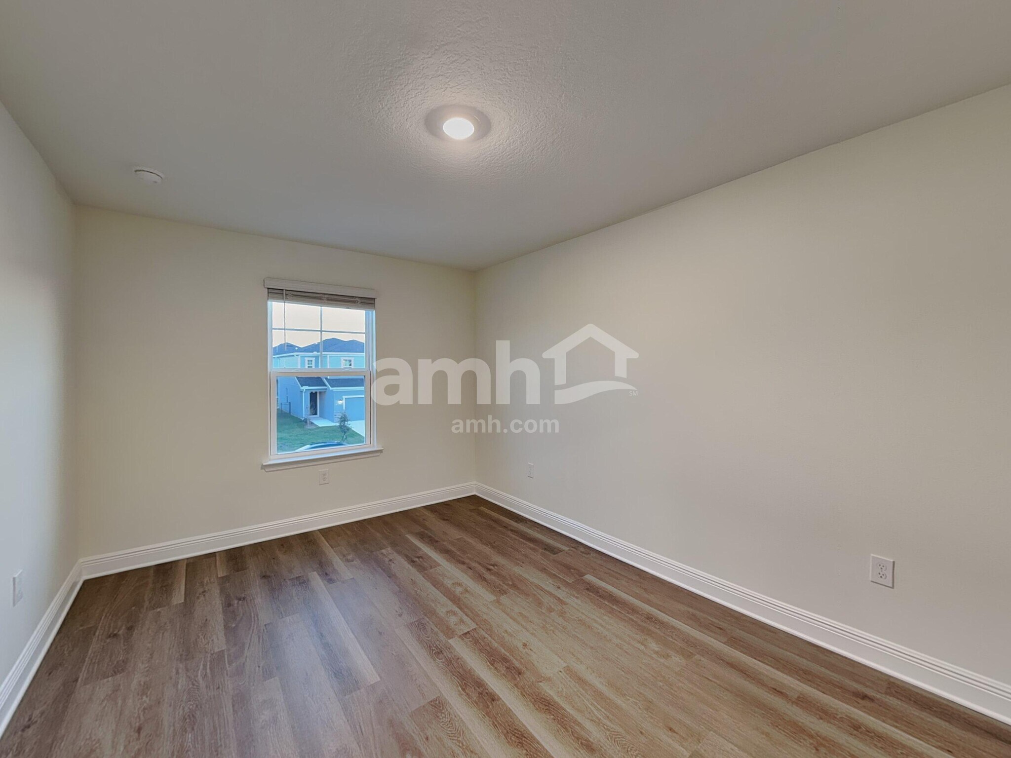 Building Photo - 5964 Sycamore Pl St