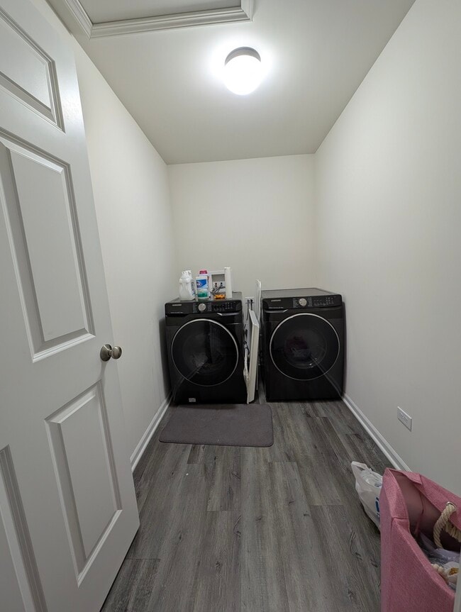 Building Photo - 3765 St James Ct