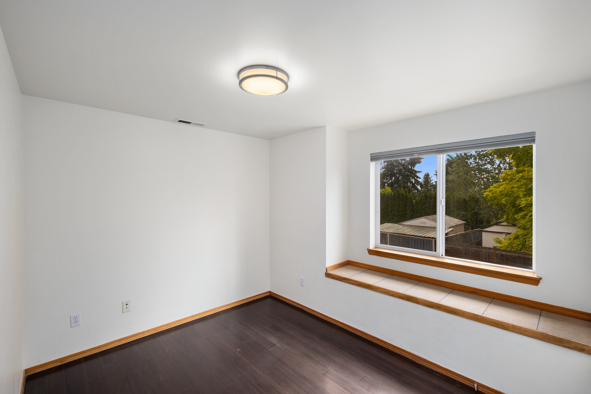 Building Photo - 8823 Delridge Way SW