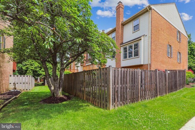 Building Photo - 7230 Taveshire Wy